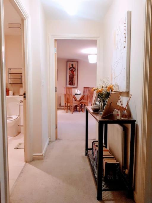 Central Spacious And Secure With A Double Bed Edgware Eksteriør billede