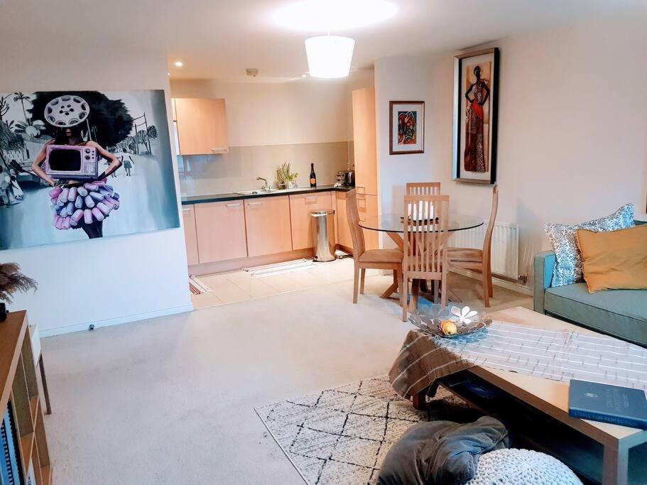 Central Spacious And Secure With A Double Bed Edgware Eksteriør billede