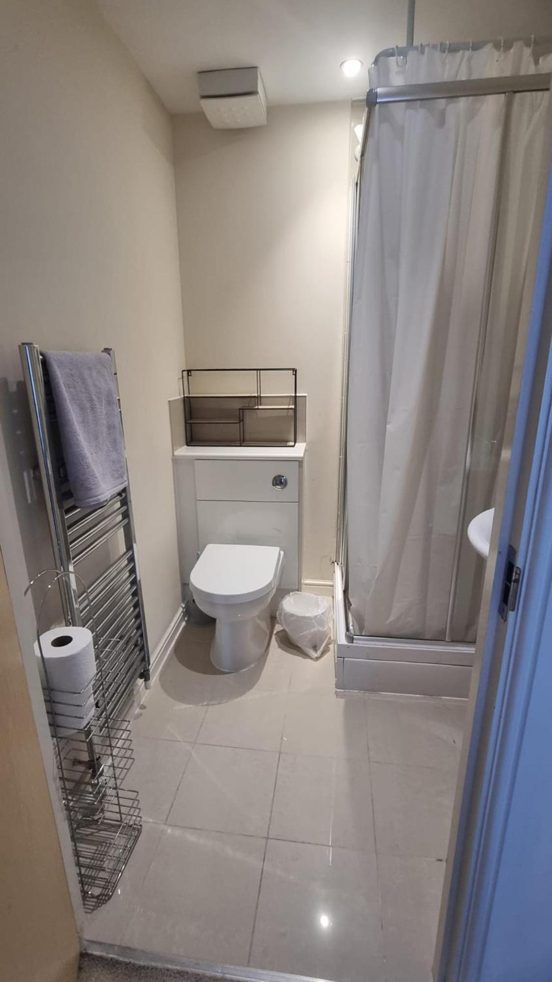 Central Spacious And Secure With A Double Bed Edgware Eksteriør billede