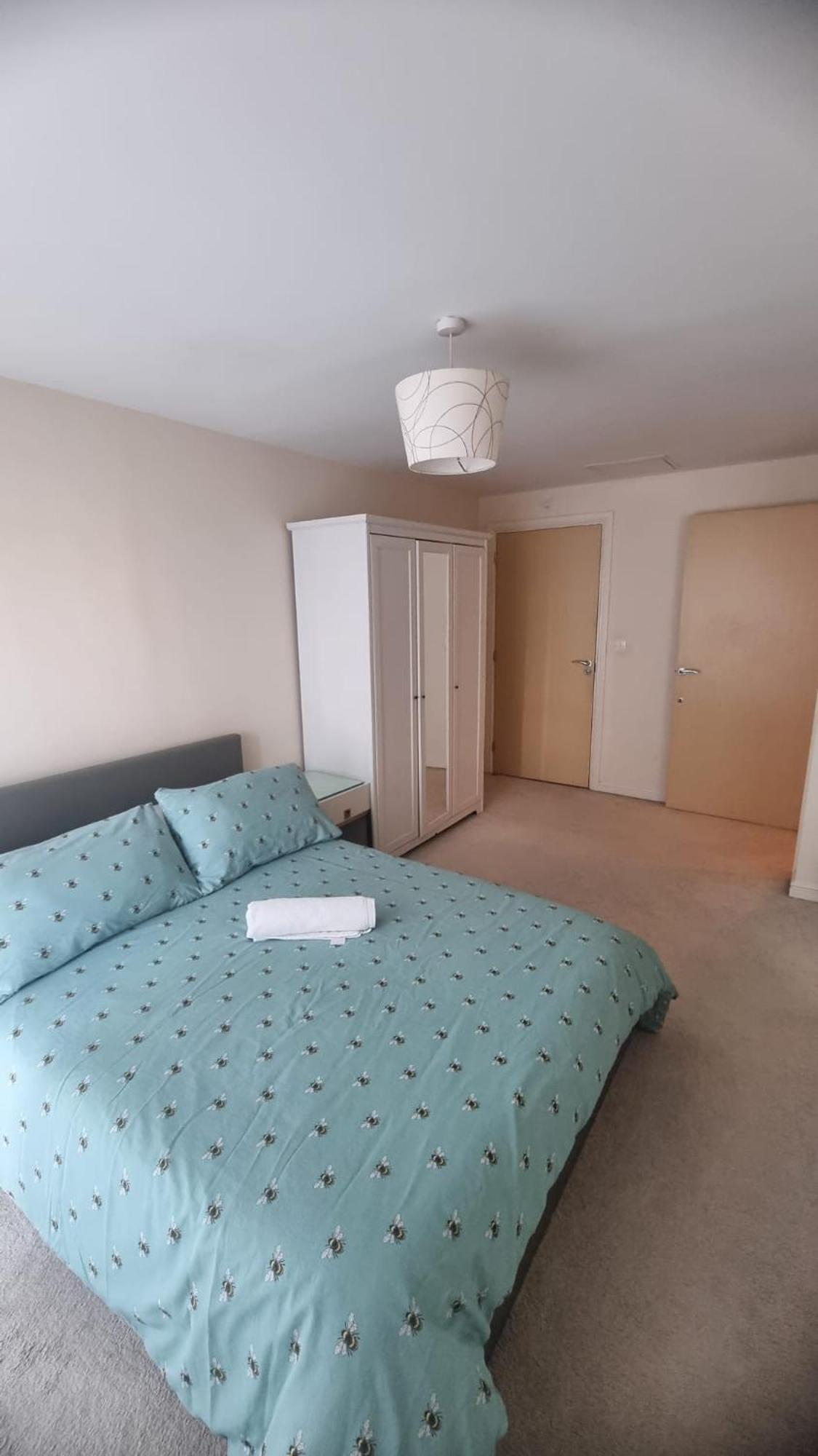 Central Spacious And Secure With A Double Bed Edgware Eksteriør billede